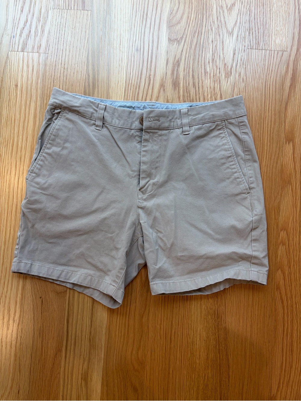 Bonobos Flat-Front Casual Shorts in Light Khaki